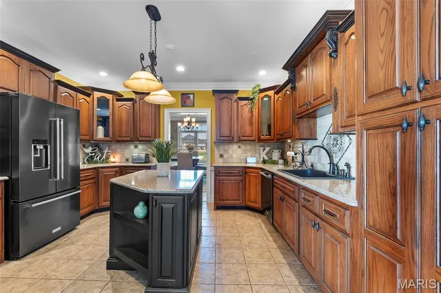 $695,000 | 14160 Augusta Circle, Dexter, MO 63841