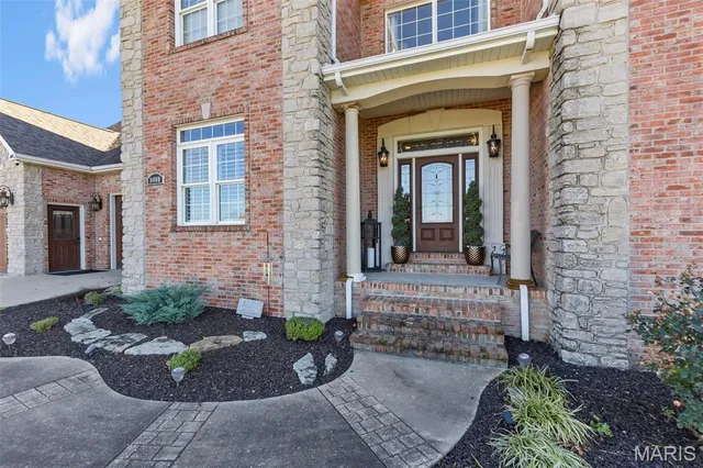 $695,000 | 14160 Augusta Circle, Dexter, MO 63841