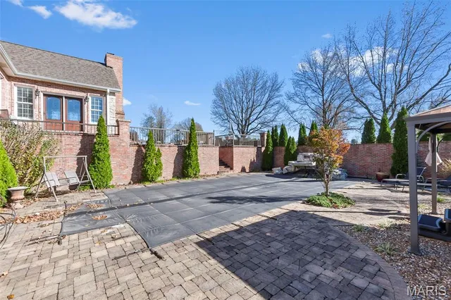 $695,000 | 14160 Augusta Circle, Dexter, MO 63841