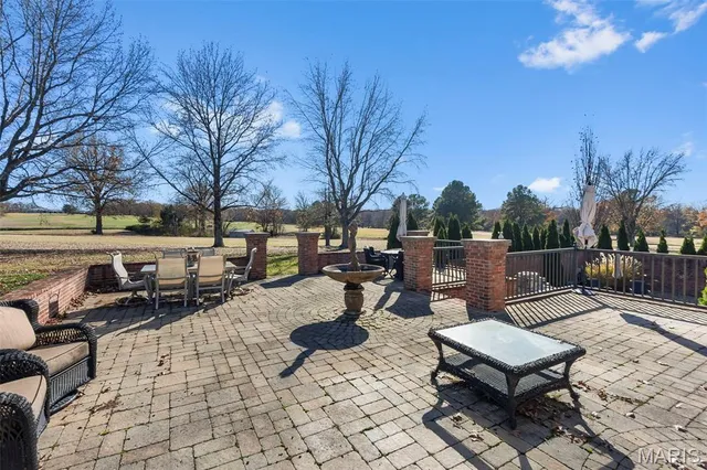 $695,000 | 14160 Augusta Circle, Dexter, MO 63841