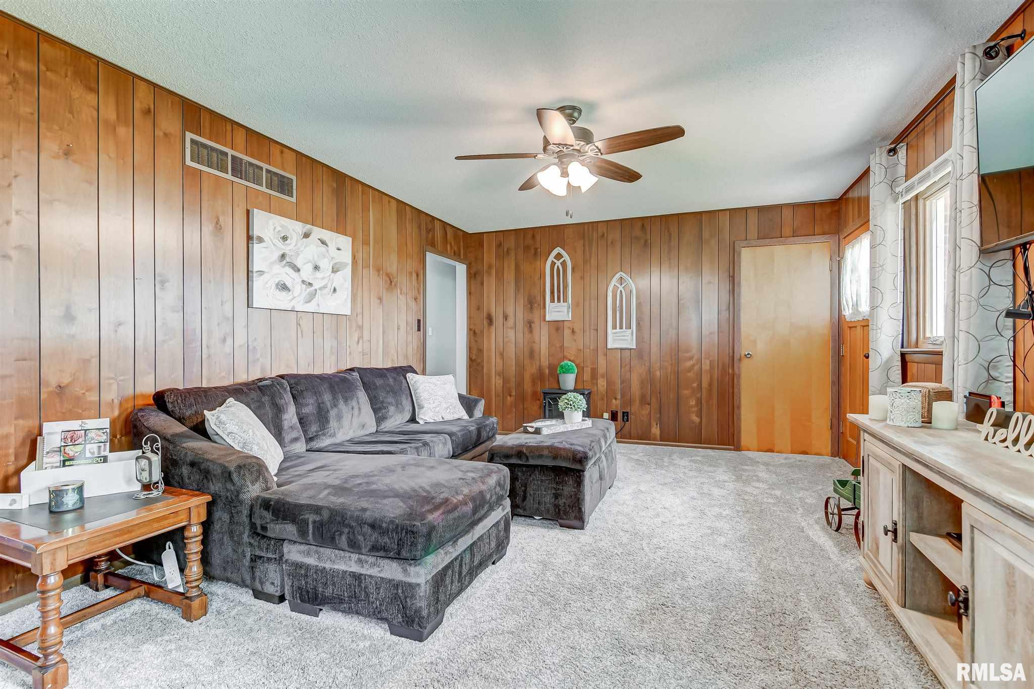 15501 Shanle Road Buffalo, IL 62515 - Photo 8 of 34 Gallery Image 8