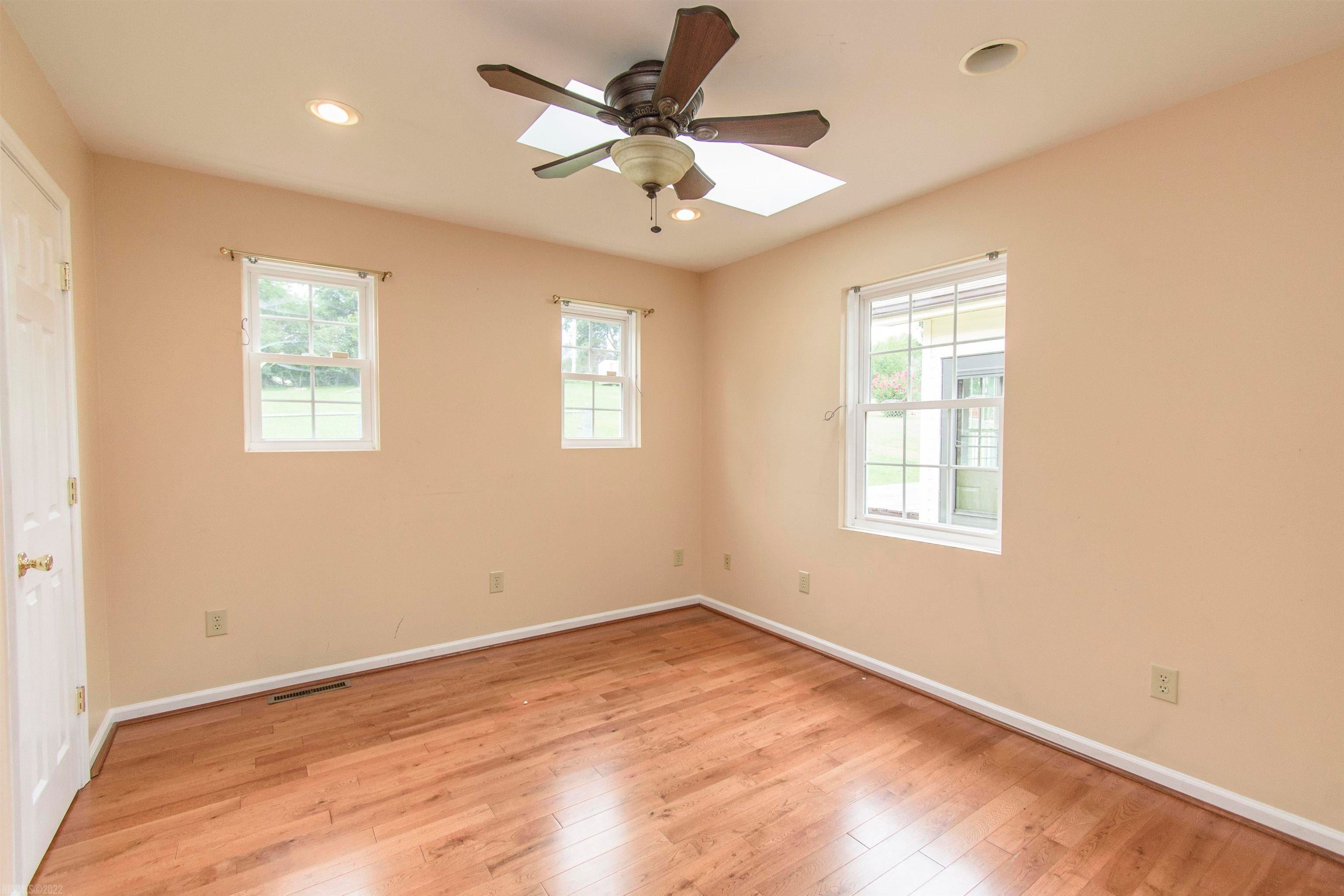 580 Atkinson Road Christiansburg, VA 24073 - Photo 23 of 47 Gallery Image 23