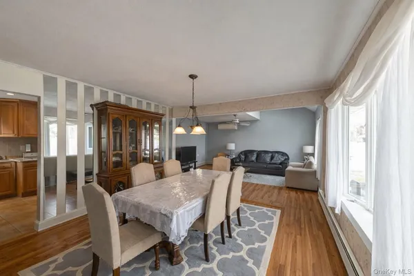 $682,723 | 14 Willoughby Place, West Islip, NY 11795