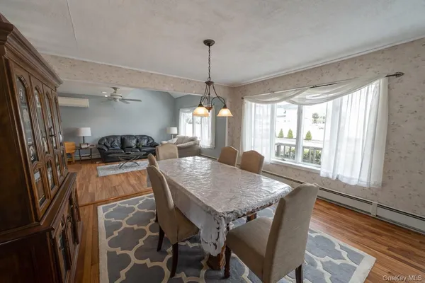 $682,723 | 14 Willoughby Place, West Islip, NY 11795