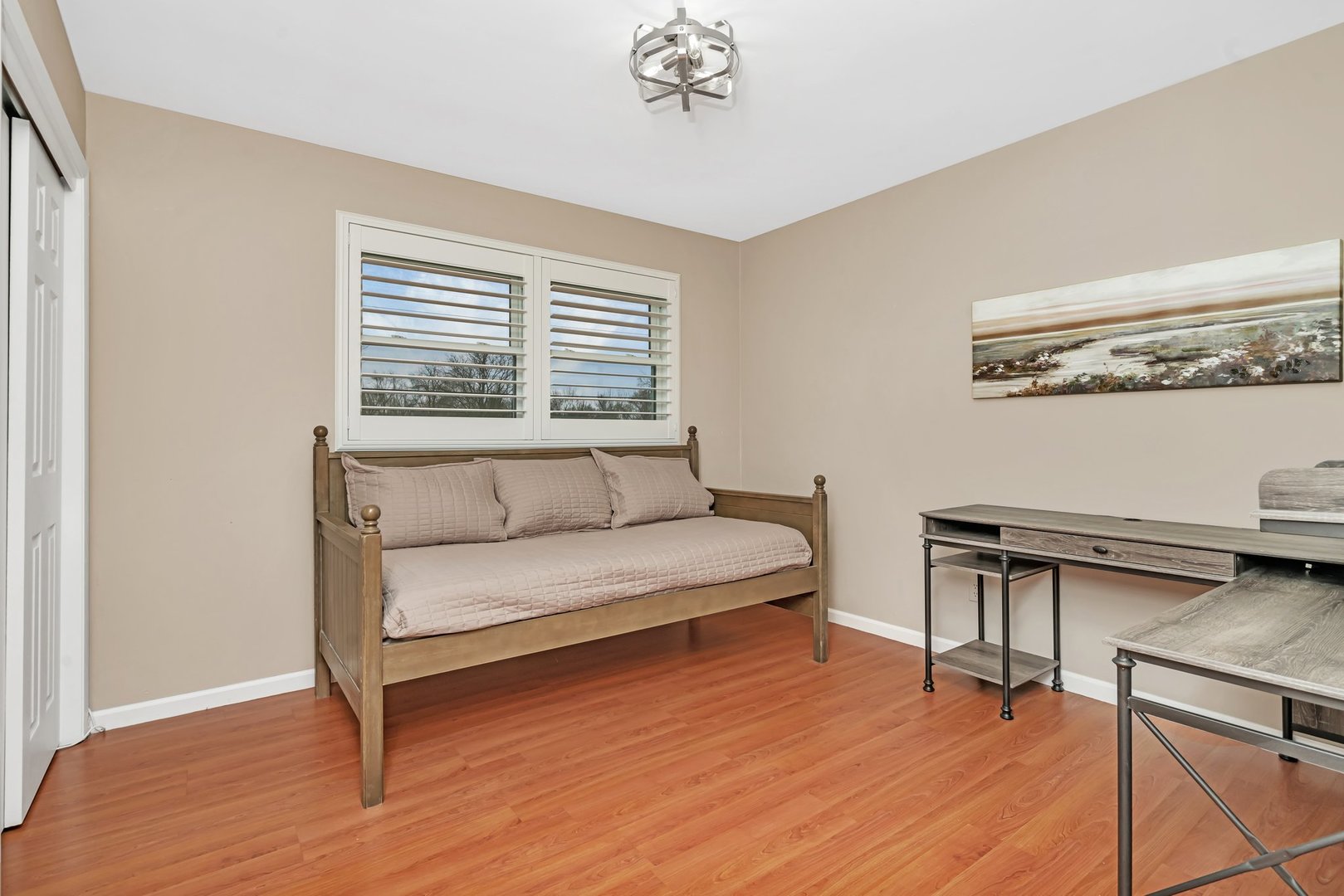 11600 North Brightway Road Mokena, IL 60448 - Photo 36 of 62 a living room with furniture and a wooden floor