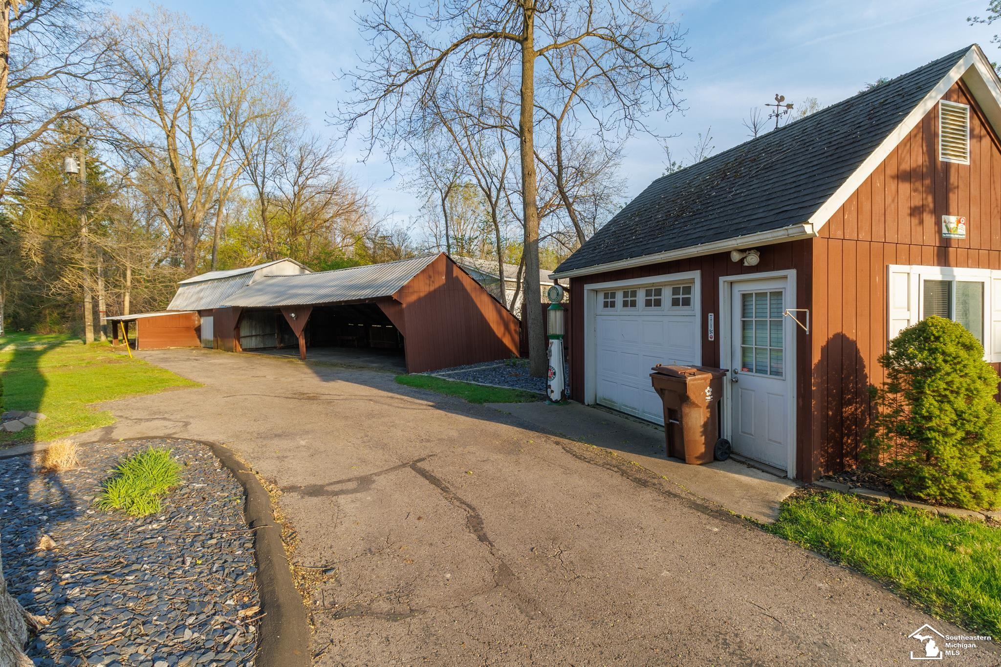24433 Sumpter Road Belleville, MI 48111 - Photo 53 of 82 50105681-52.JPG