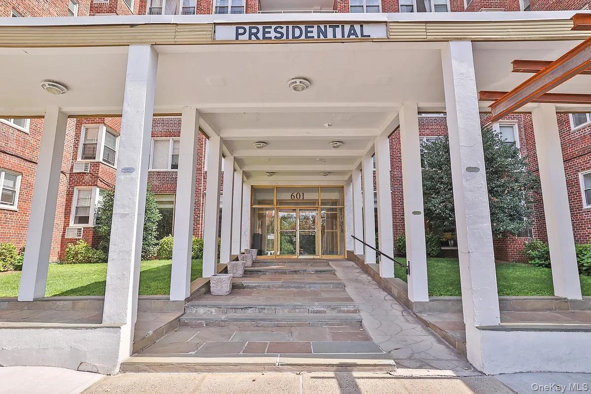 a view of a building entrance