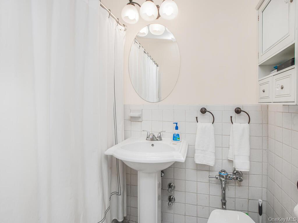 601 Kappock Street, Unit 3R Bronx, NY 10463 - Photo 7 of 12