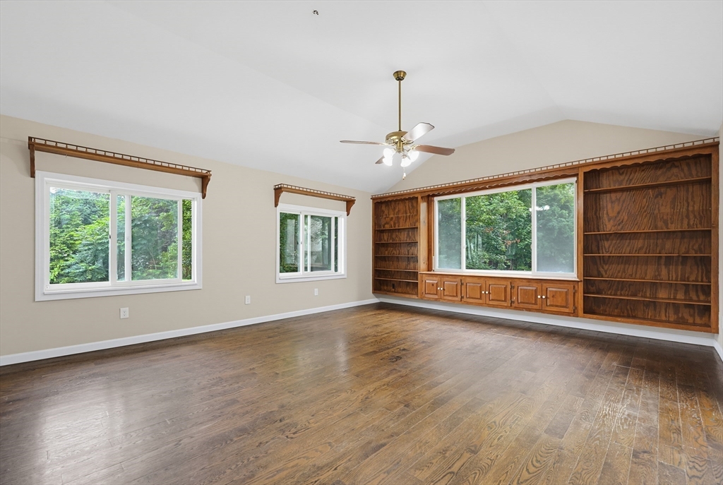 32 Falcon Street Worcester, MA 01603 - Photo 18 of 42