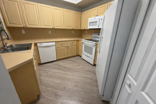 $428,000 | 8826 West Flagler Street, Unit 112, Miami, FL 33174