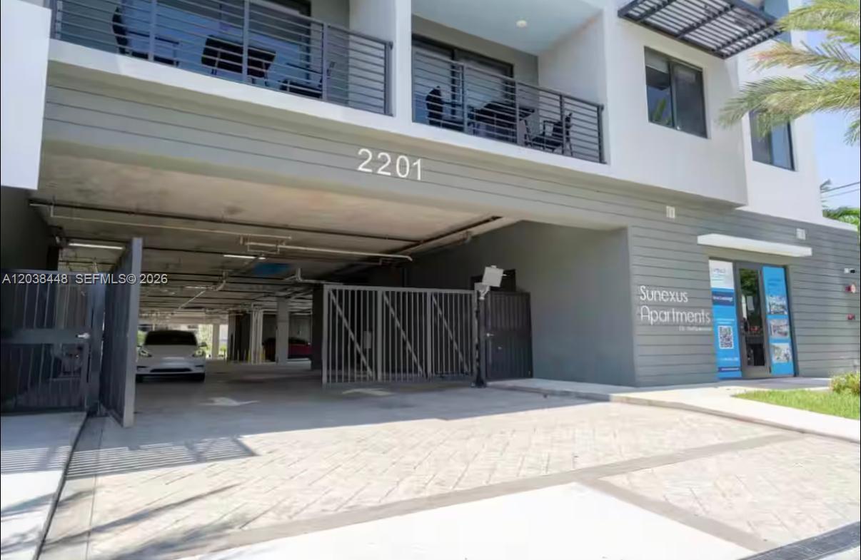 2201 Polk Street, Unit 101 Hollywood, FL 33020 - Photo 15 of 18