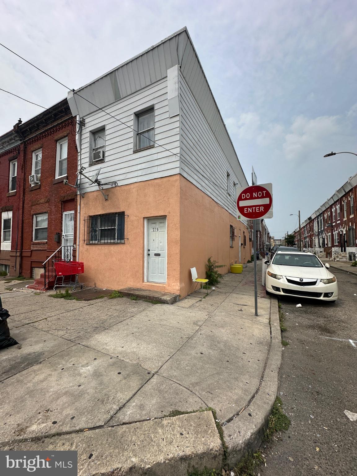 715 West Ritner Street Philadelphia, PA 19148 - Photo 1 of 19 a backyard of a house