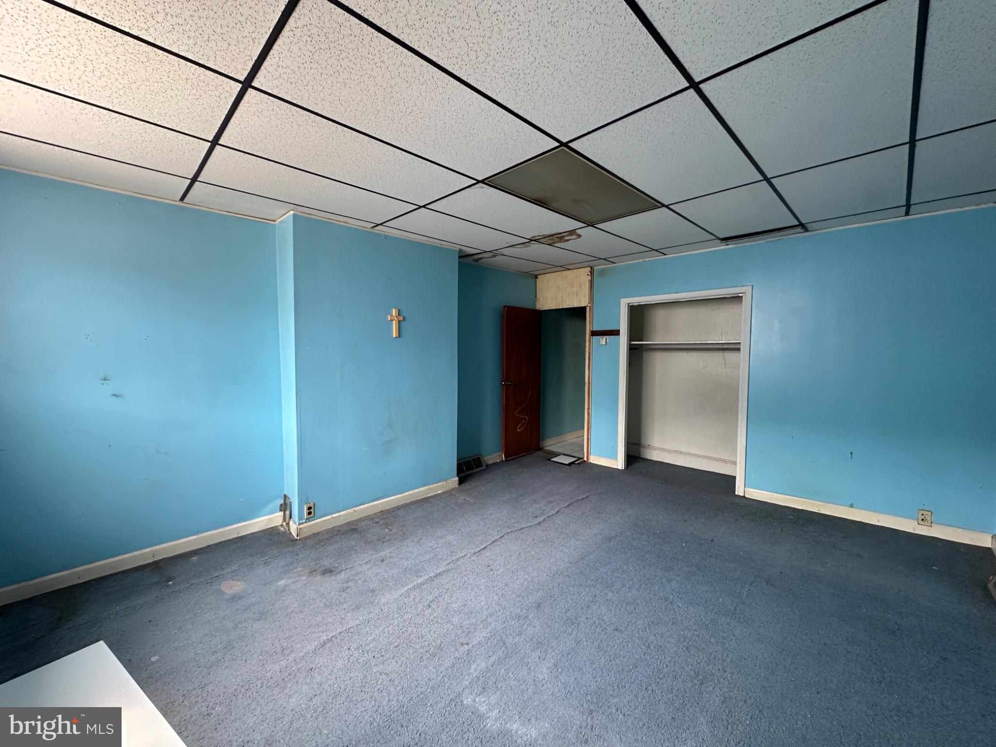 715 West Ritner Street Philadelphia, PA 19148 - Photo 11 of 19 a view of empty room with windows