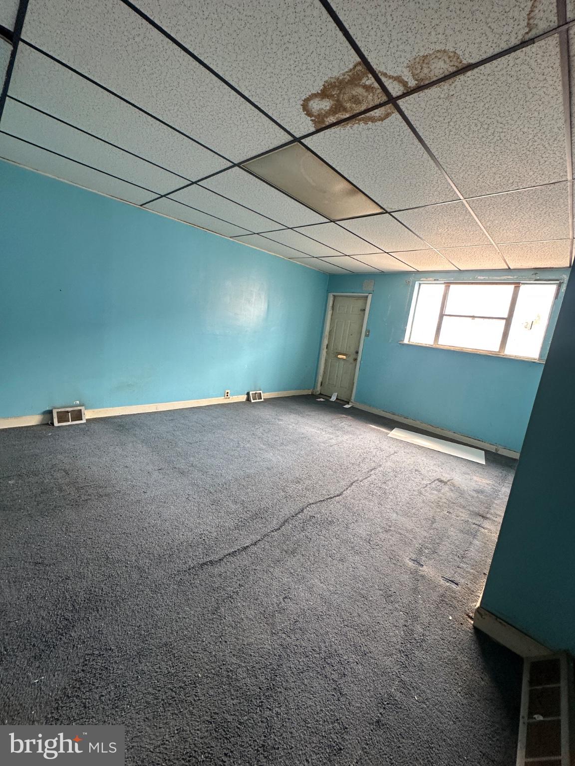 715 West Ritner Street Philadelphia, PA 19148 - Photo 10 of 19 a view of an empty room with a window