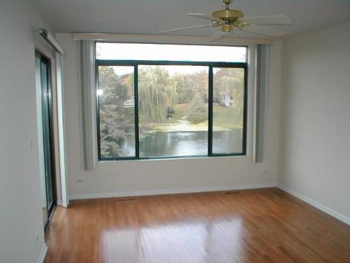 5 Shoreline Road, Unit 1209 Lake Barrington, IL 60010 - Photo 11 of 15 Gallery Image 11
