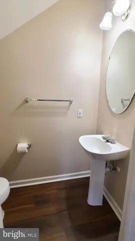 $2,400 | 1987 Teasel Court, Woodbridge, VA 22192