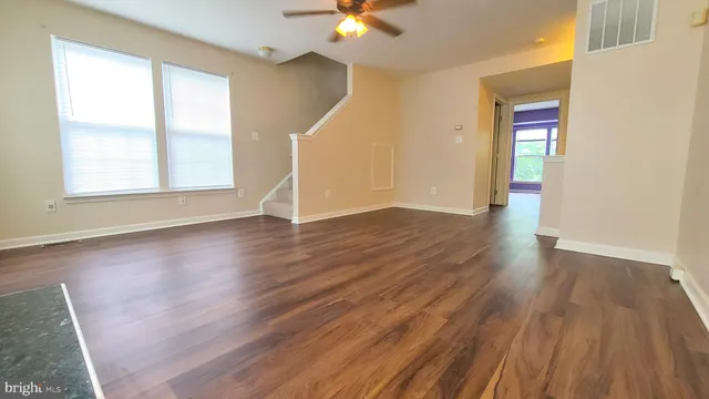 $2,400 | 1987 Teasel Court, Woodbridge, VA 22192