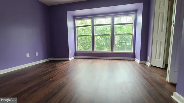 $2,400 | 1987 Teasel Court, Woodbridge, VA 22192