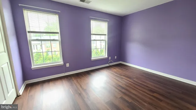 $2,400 | 1987 Teasel Court, Woodbridge, VA 22192