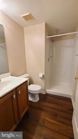 $2,400 | 1987 Teasel Court, Woodbridge, VA 22192