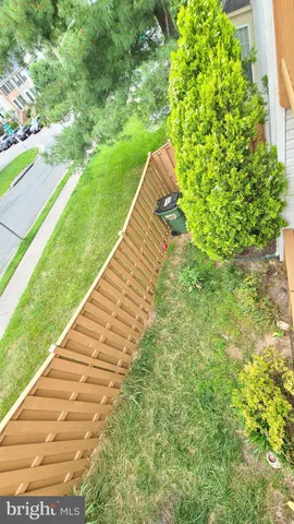 $2,400 | 1987 Teasel Court, Woodbridge, VA 22192