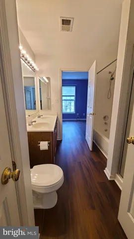 $2,400 | 1987 Teasel Court, Woodbridge, VA 22192