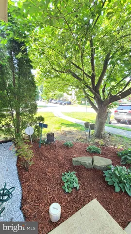 $2,400 | 1987 Teasel Court, Woodbridge, VA 22192