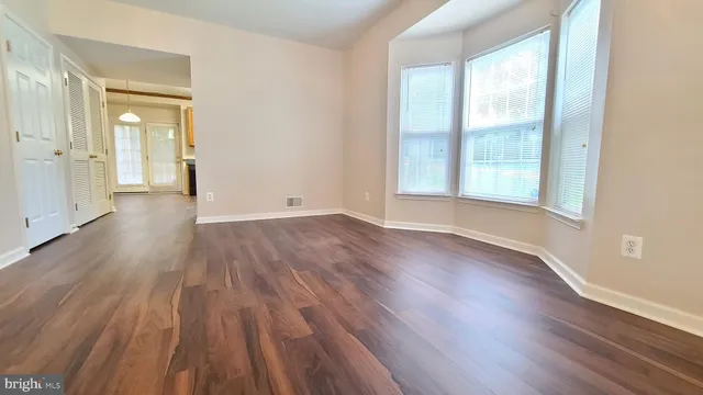 $2,400 | 1987 Teasel Court, Woodbridge, VA 22192