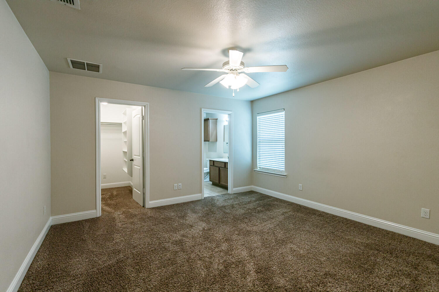 11207 Dover Avenue Lubbock, TX 79424 - Photo 8 of 18 11207 Dover Ave-38 (1)