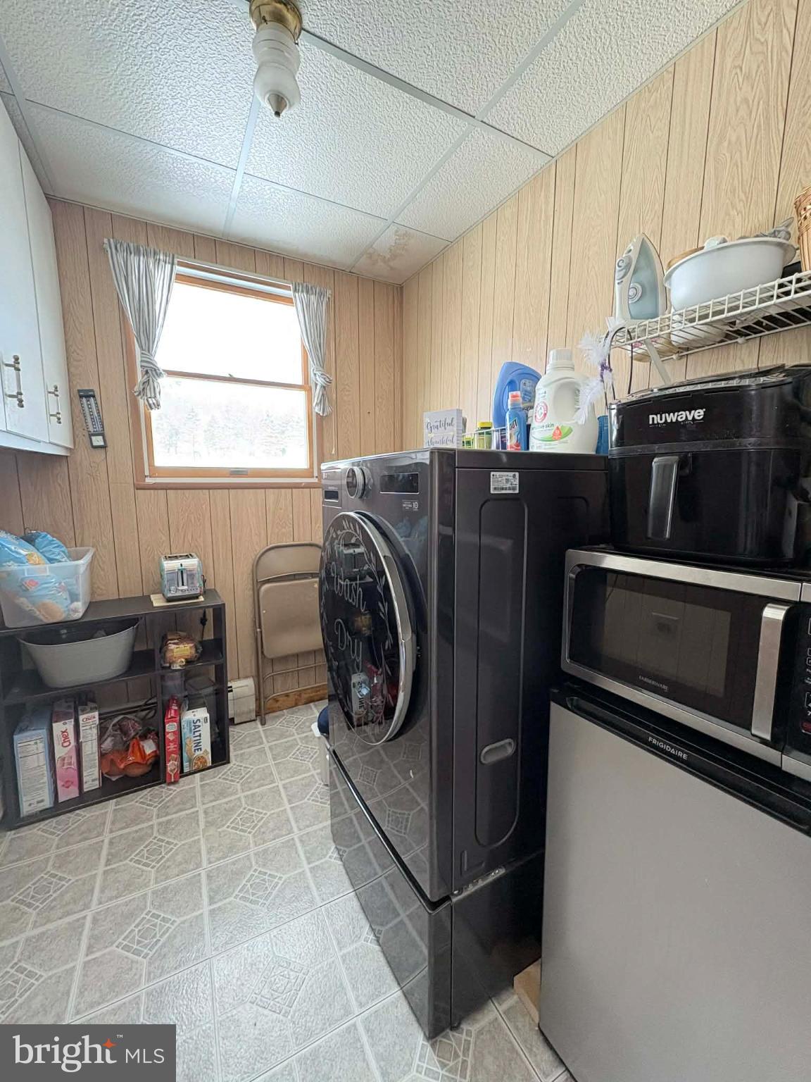 11825 Mason Road Northeast Cumberland, MD 21502 - Photo 20 of 26 Bright and functional laundry space.