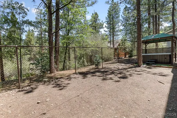 $3,000 | 42646 Constellation Drive, Big Bear Lake, CA 92315