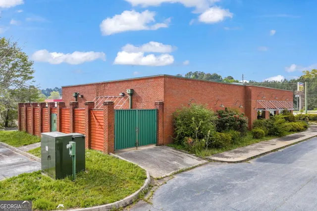 a view of a tennis court