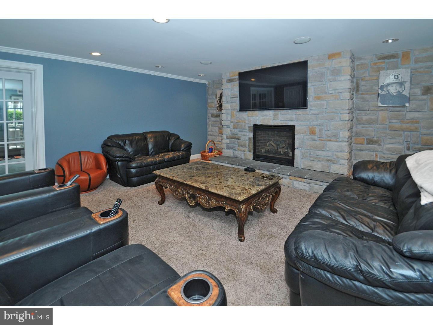 3521 Hale Road Huntingdon Valley, PA 19006 - Photo 10 of 25 Family Room