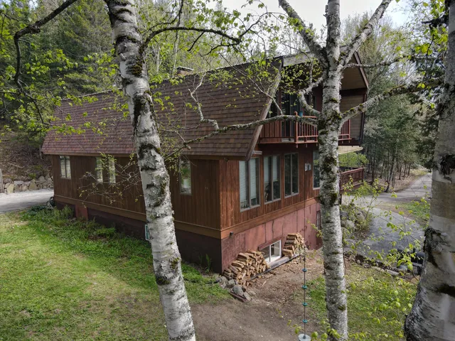 $299,500 | 823 Grindstone Road, East Millinocket, ME 04460