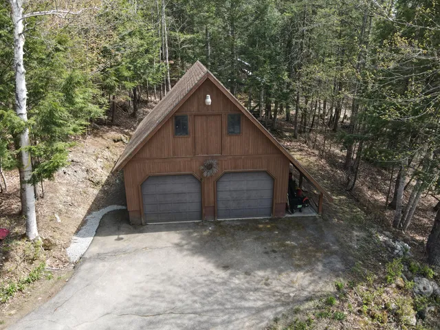$299,500 | 823 Grindstone Road, East Millinocket, ME 04460