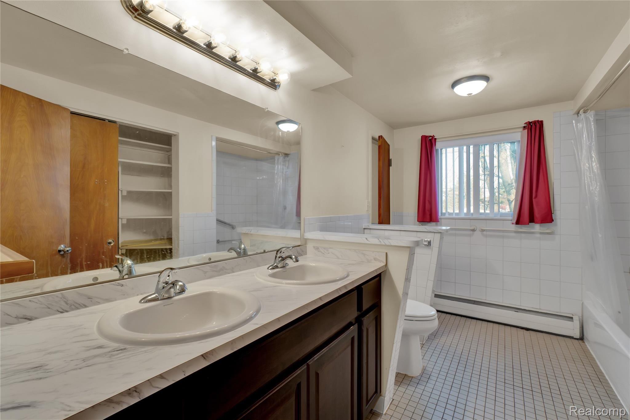 6580 Livernois Road Troy, MI 48085 - Photo 19 of 30 Full Bath