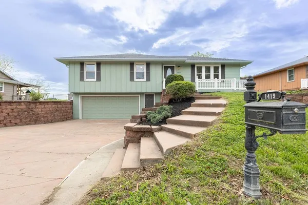 $299,000 | 1419 Tamara Drive, St. Joseph, MO 64506