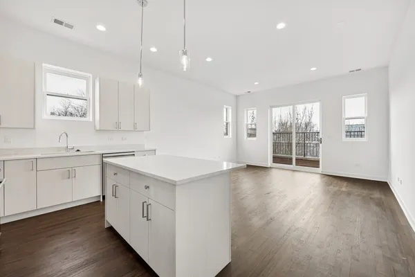 $3,900 | 1952 West Ohio Street, Unit 3E, Chicago, IL 60622