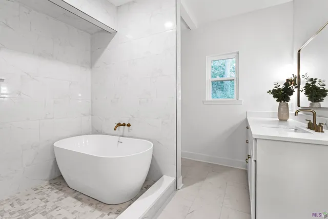 $485,000 | 12833 Port Hudson-Pride Road, Zachary, LA 70791