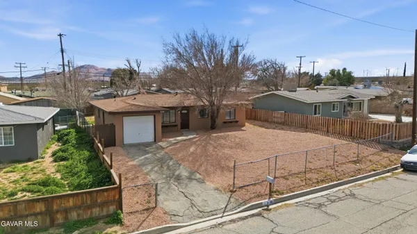 $245,000 | 3138 Gregory Drive, Mojave, CA 93501