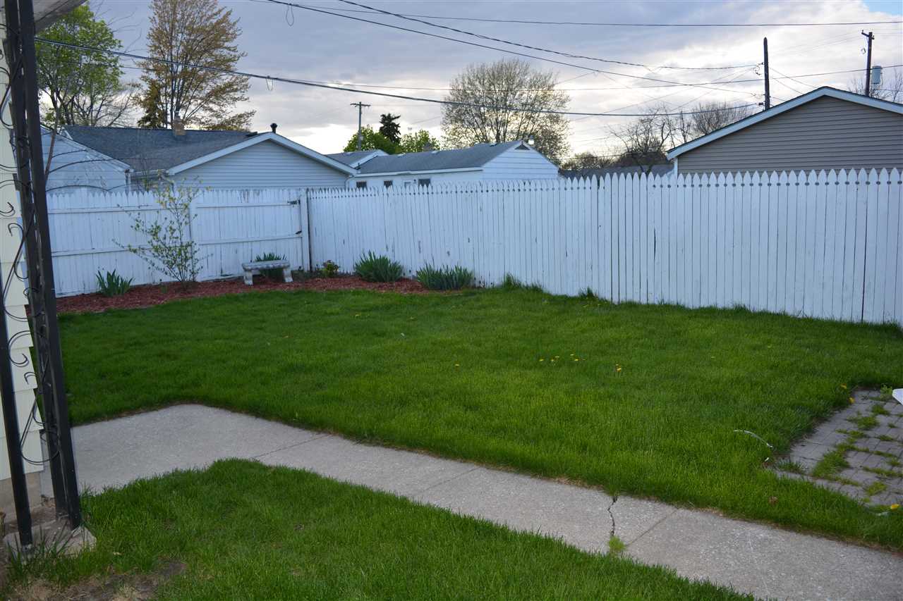 810 Webster Street Bay City, MI 48708 - Photo 6 of 16 Gallery Image 6