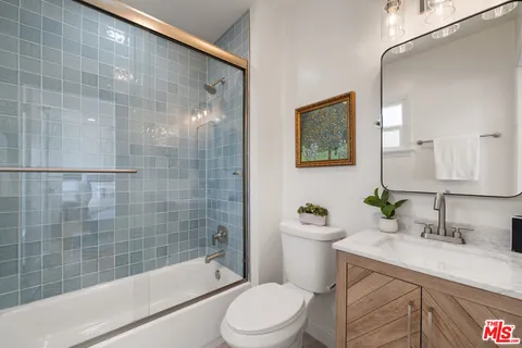 $599,000 | 2941 Redondo Boulevard, Los Angeles, CA 90016