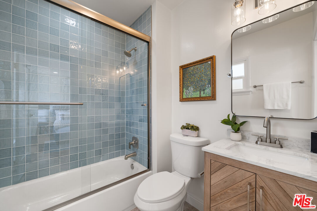 2941 Redondo Boulevard Los Angeles, CA 90016 - Photo 13 of 16