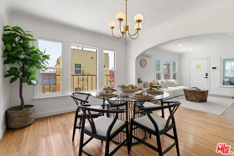 $599,000 | 2941 Redondo Boulevard, Los Angeles, CA 90016