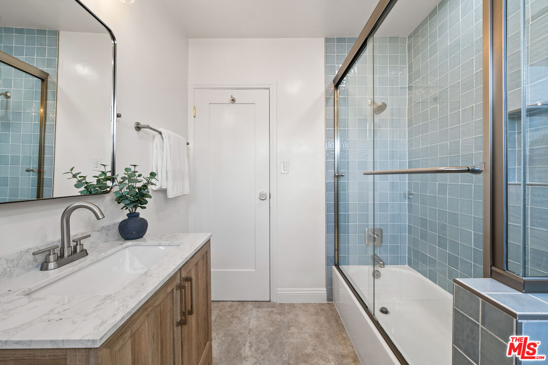 2941 Redondo Boulevard Los Angeles, CA 90016 - Photo 10 of 16