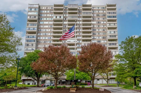 $156,000 | 2324 Madison Road, Unit 1404, Cincinnati, OH 45208