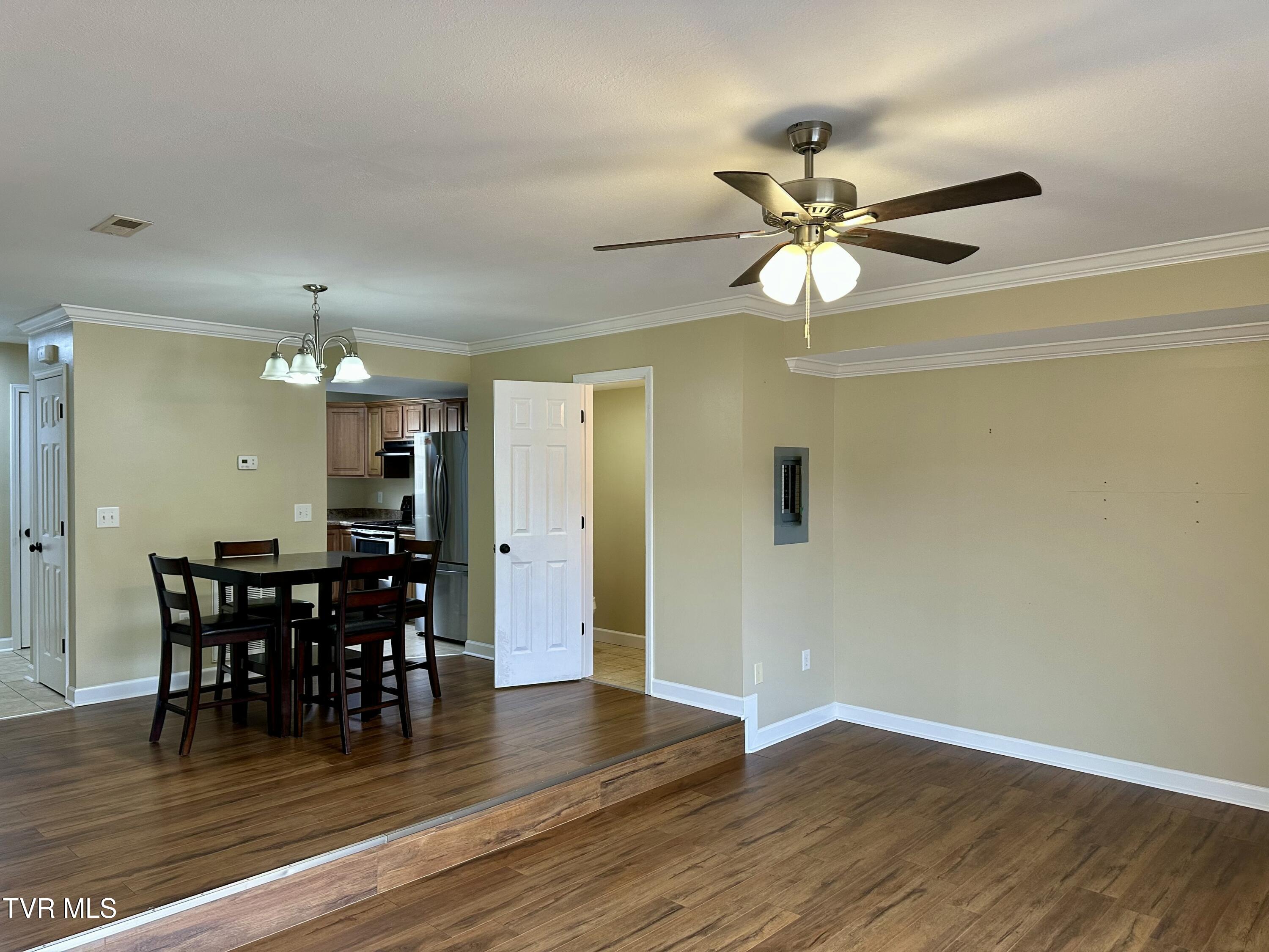 2201 Cherokee Road, Unit 18 Johnson City, TN 37604 - Photo 11 of 16 tempImagehnVN2H