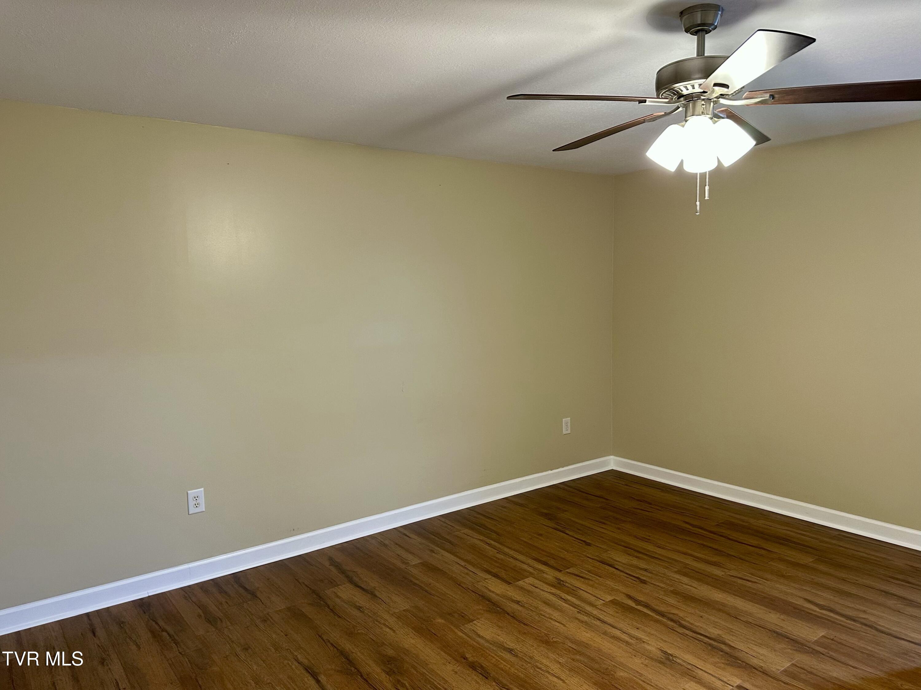 2201 Cherokee Road, Unit 18 Johnson City, TN 37604 - Photo 13 of 16 tempImagef71tm8