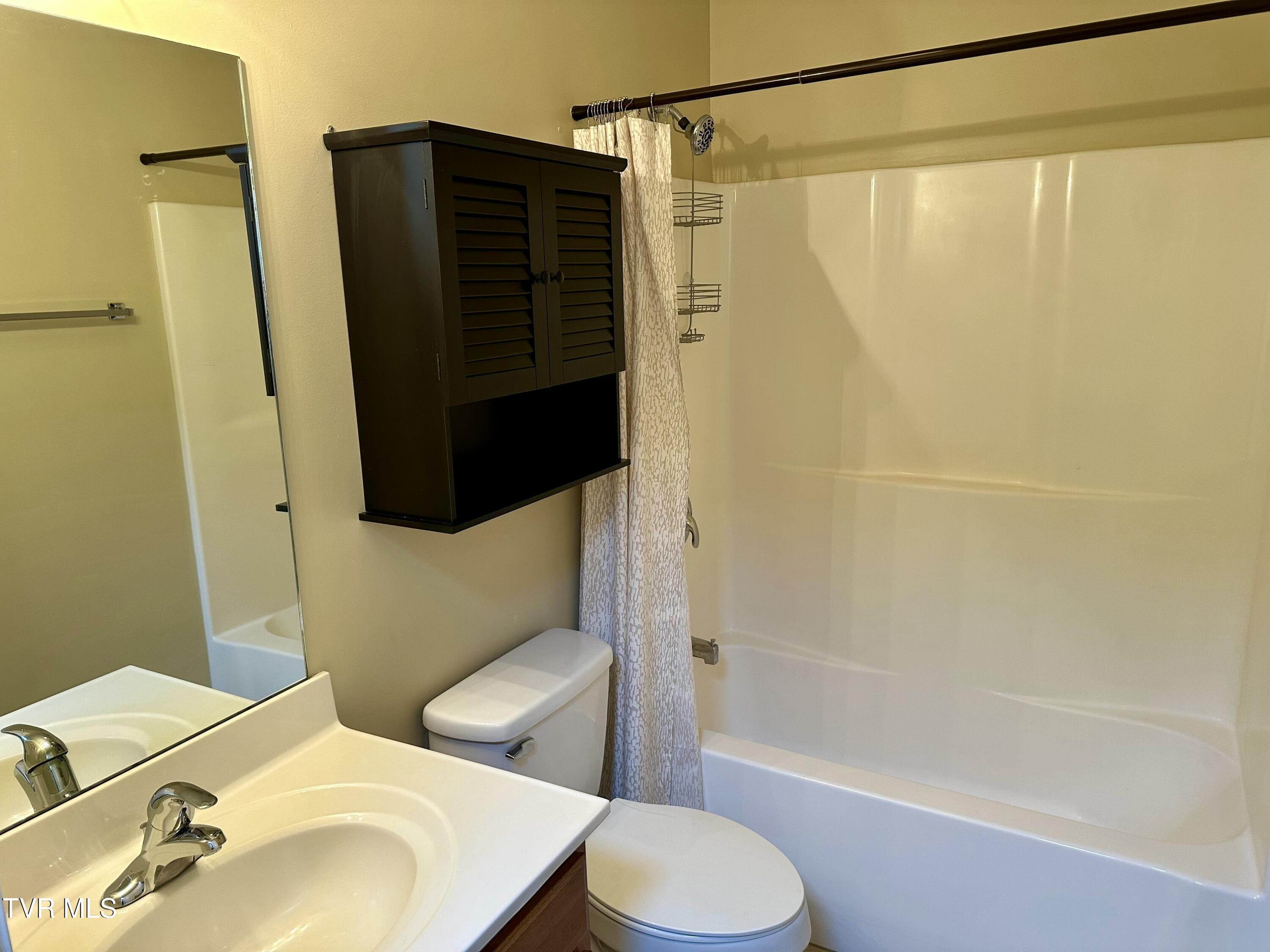 2201 Cherokee Road, Unit 18 Johnson City, TN 37604 - Photo 14 of 16 tempImage6D7Ies