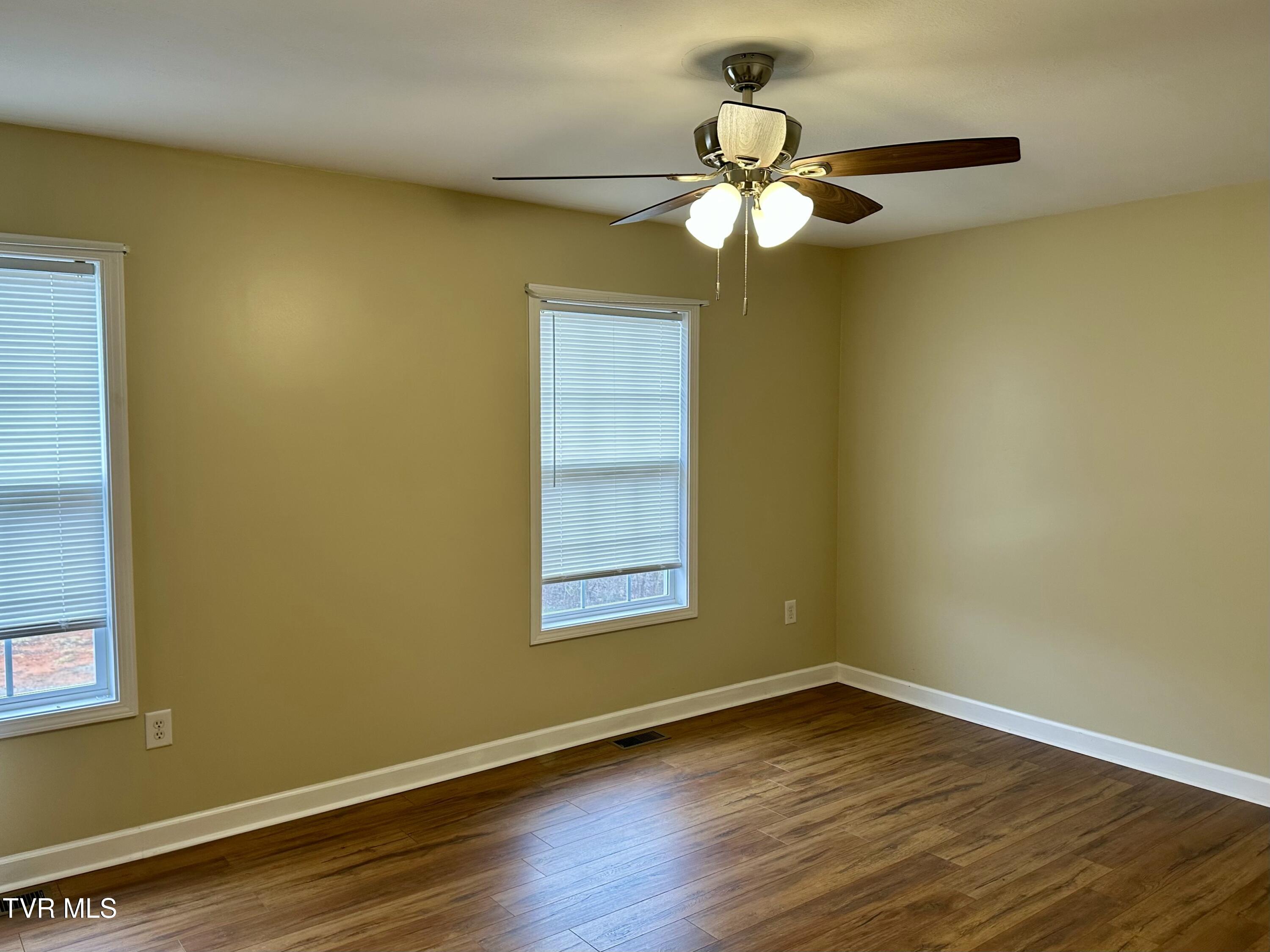 2201 Cherokee Road, Unit 18 Johnson City, TN 37604 - Photo 15 of 16 tempImageOWBBH9